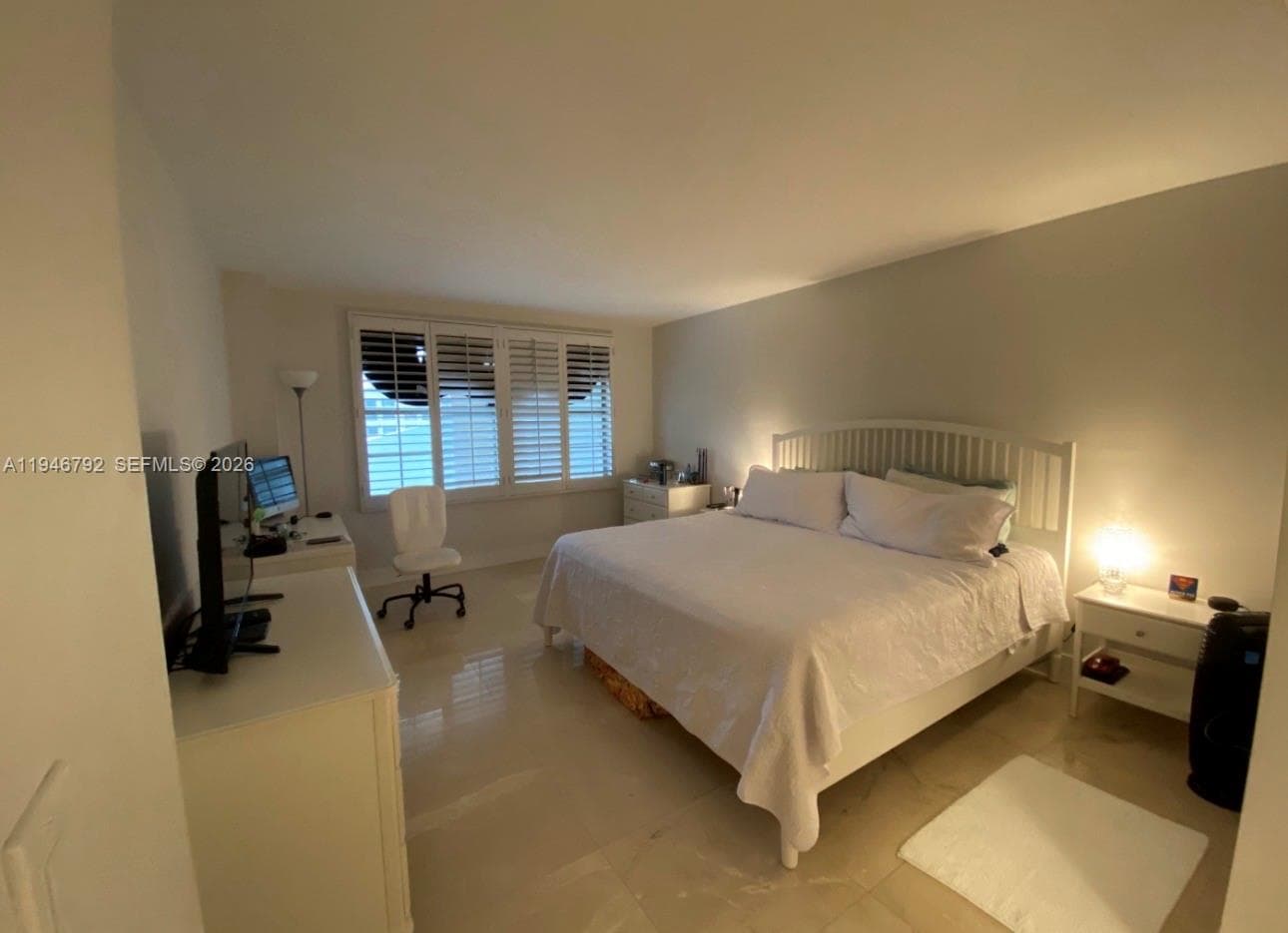 155 Ocean Lane Dr 611 photo 4