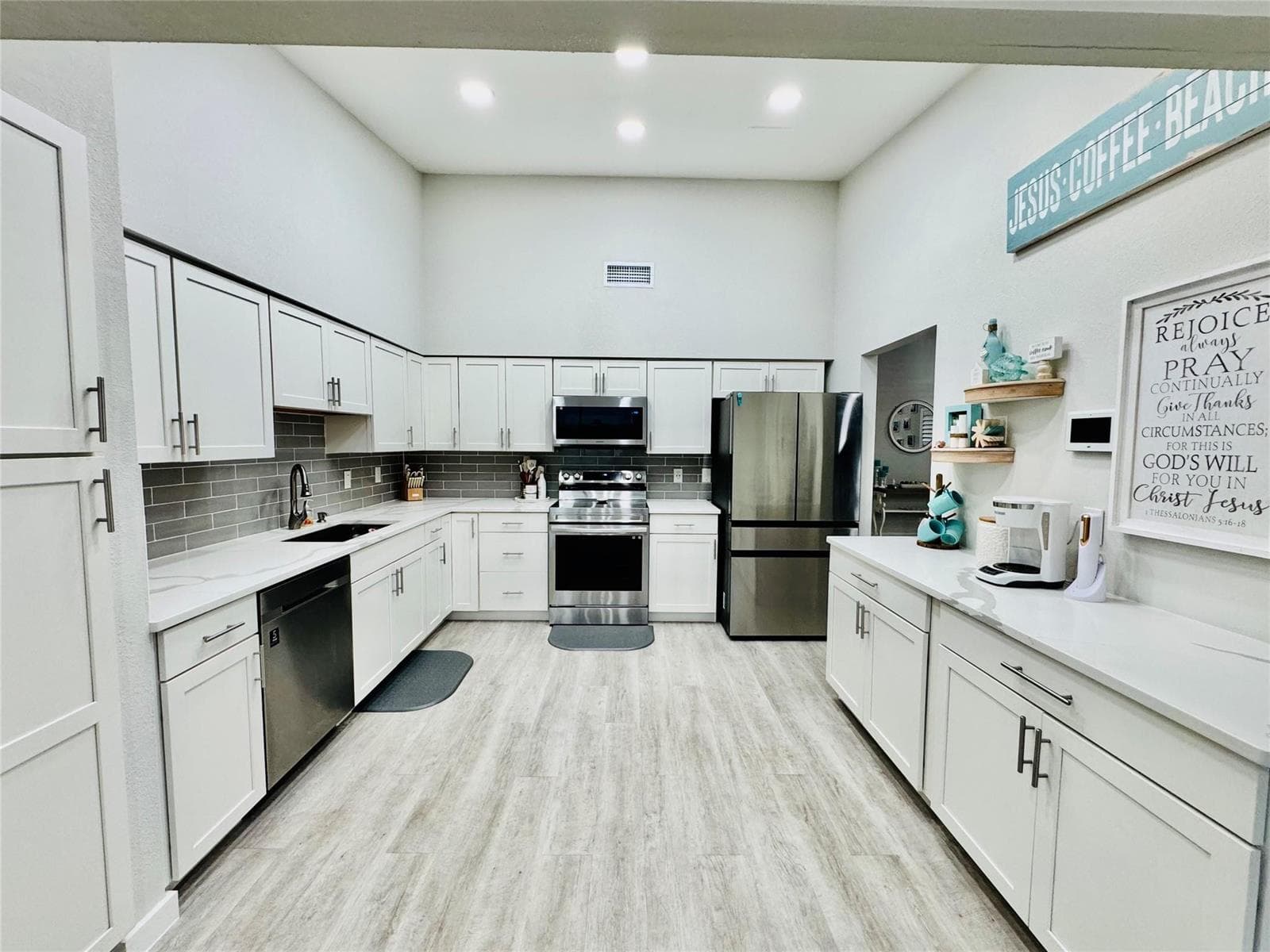 3216 S Lakeview Circle 5202 photo 14
