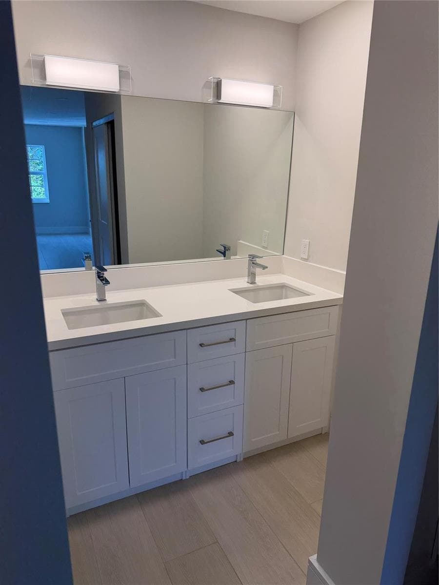 6347 Bay Club Drive 3 photo 2
