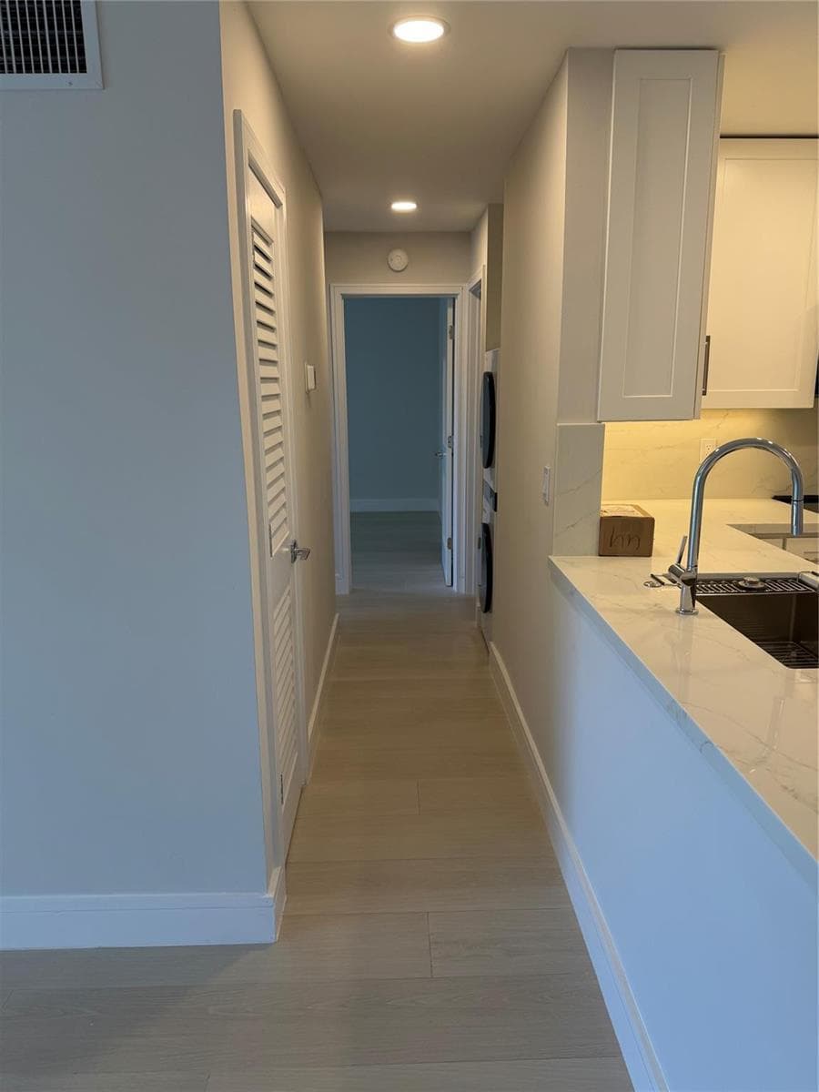6347 Bay Club Drive 3 photo 3