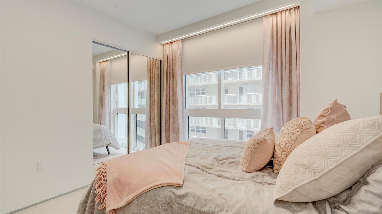 4240 Galt Ocean Drive 1006 photo 23