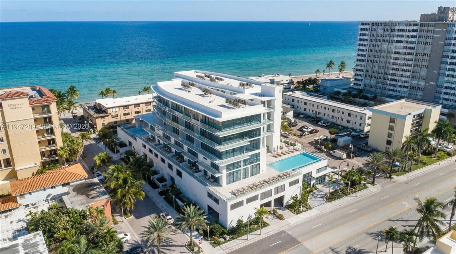 3319 N Ocean Drive PH702 photo 5