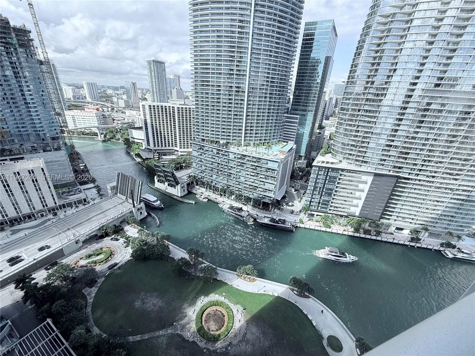 465 Brickell Ave 2906 photo 1