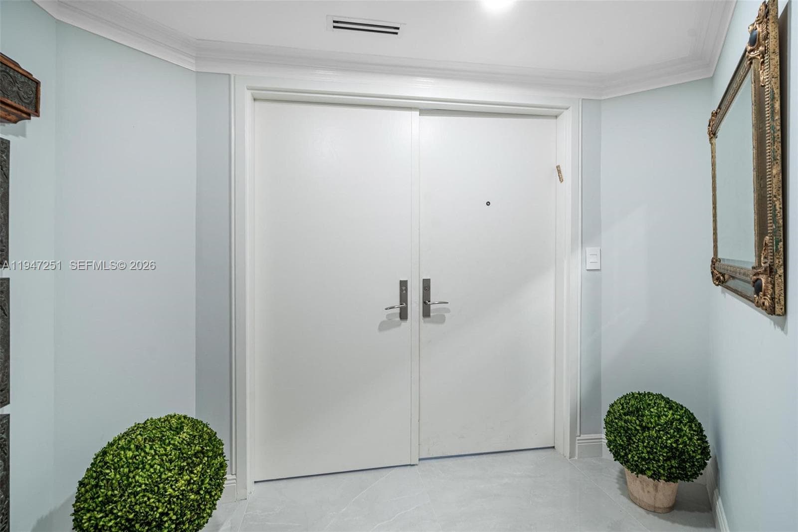 9559 Collins Ave S4-E photo 2
