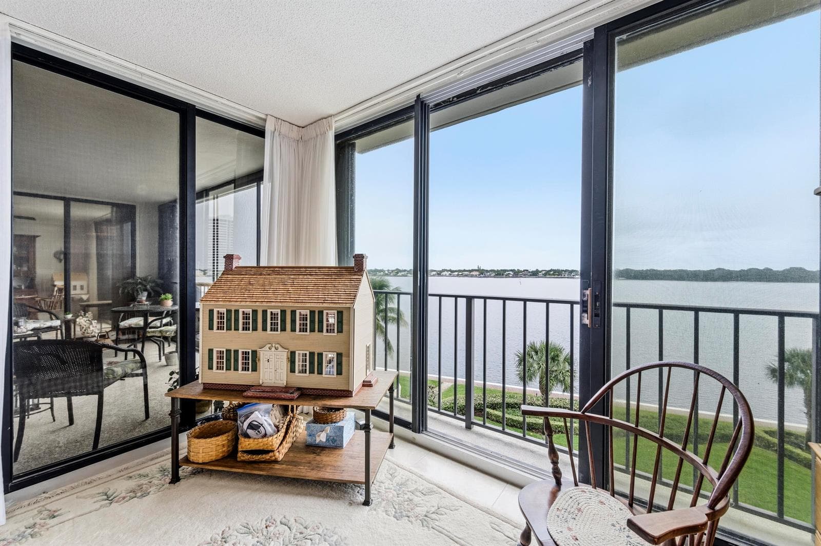 126 Lakeshore Drive 526 photo 17
