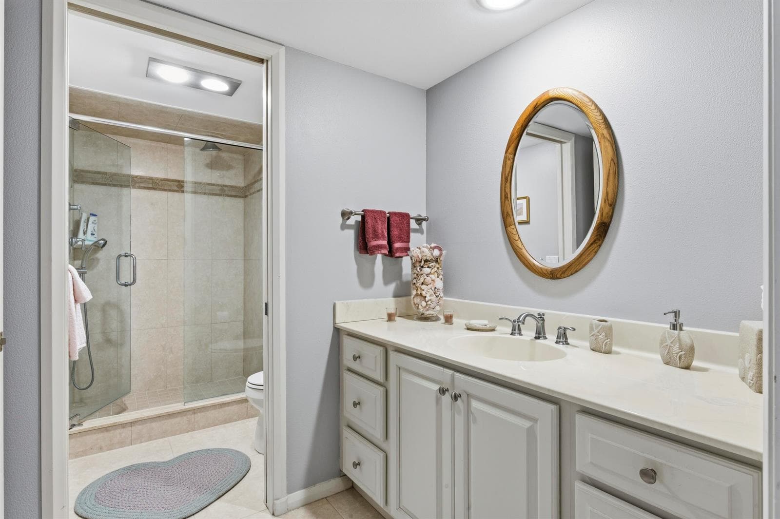 126 Lakeshore Drive 526 photo 21
