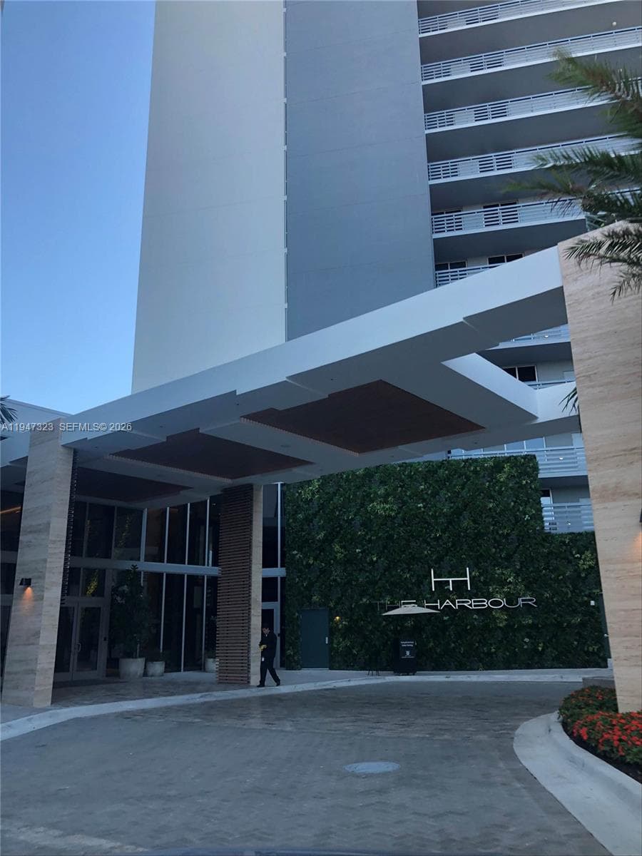 16385 Biscayne Blvd 1417 photo 17