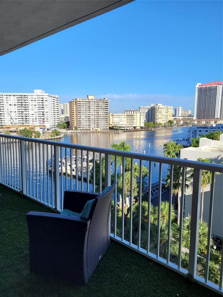 1965 S Ocean Drive 6h photo 12