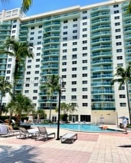 19390 Collins Ave 219 photo 1