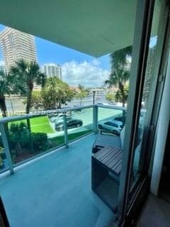 19390 Collins Ave 219 photo 4