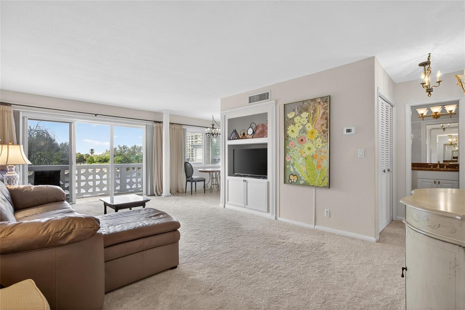1001 N Riverside Drive 305 photo 10