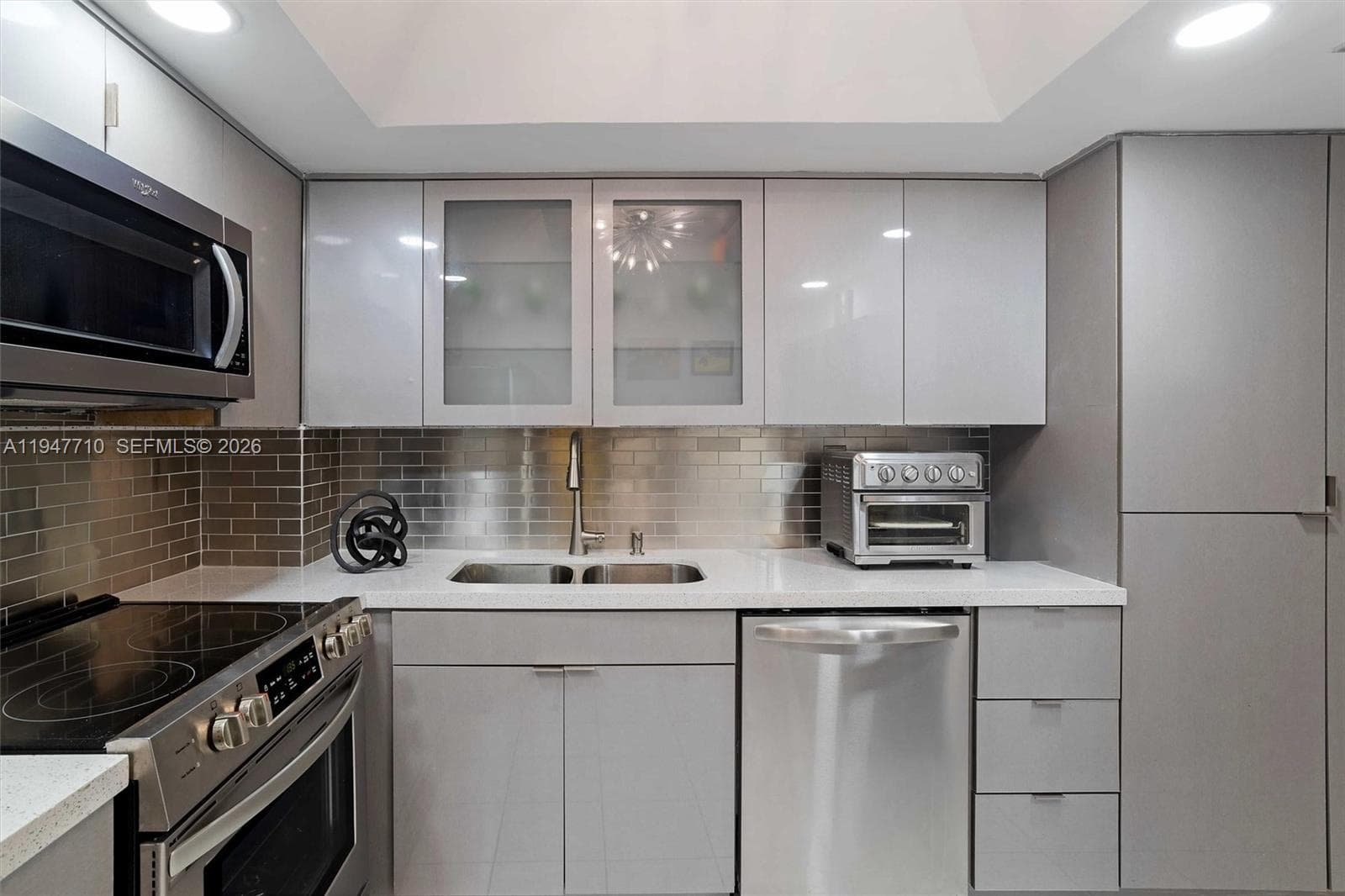 1623 Collins Ave 812 photo 8
