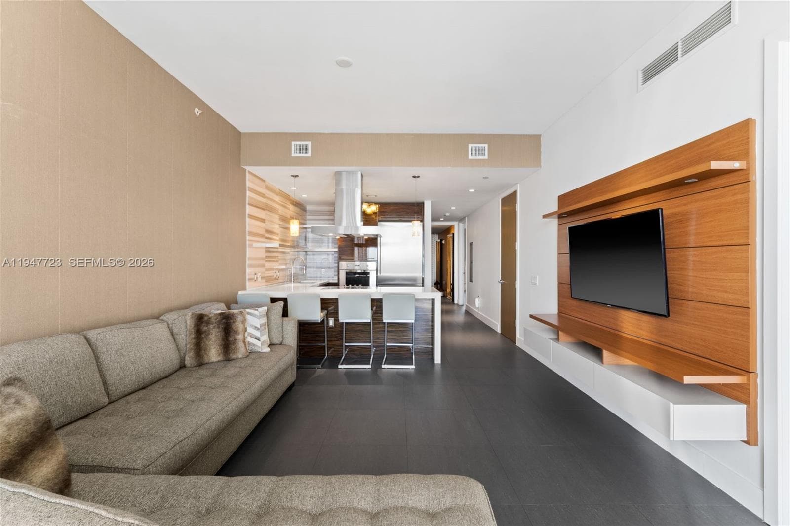 1100 Biscayne Blvd 4502 photo 9