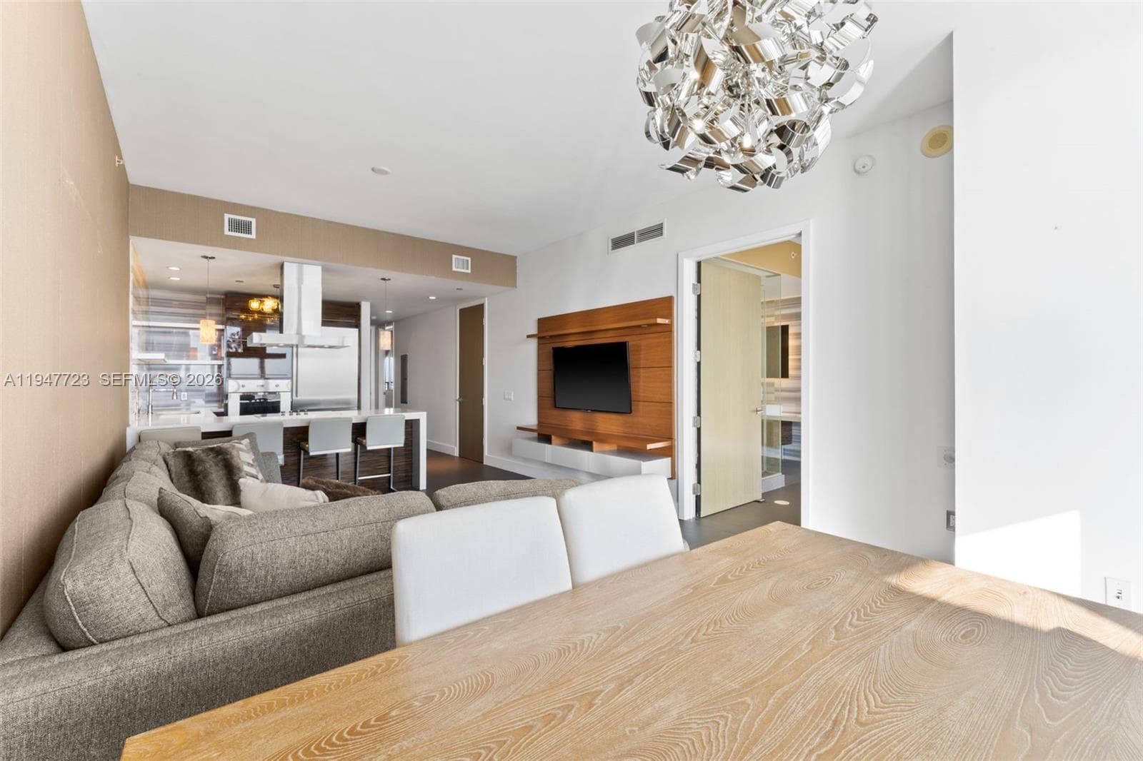 1100 Biscayne Blvd 4502 photo 8