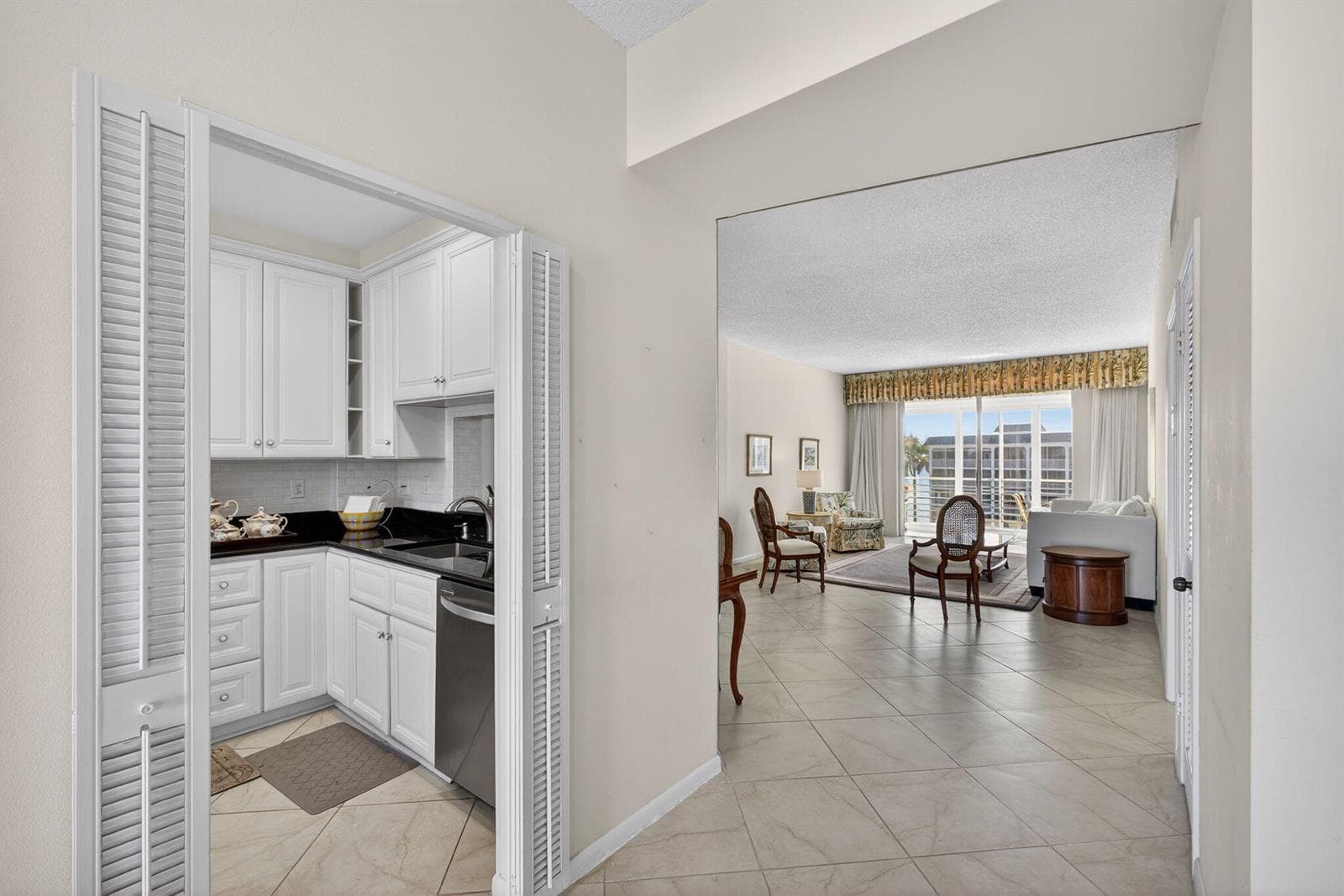 105 Paradise Harbour Boulevard 506 photo 12