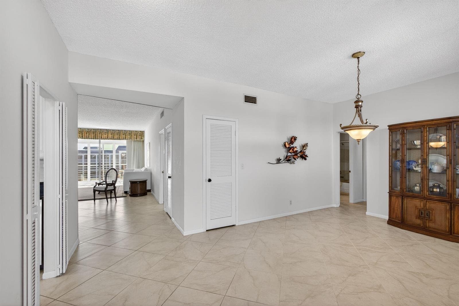105 Paradise Harbour Boulevard 506 photo 22