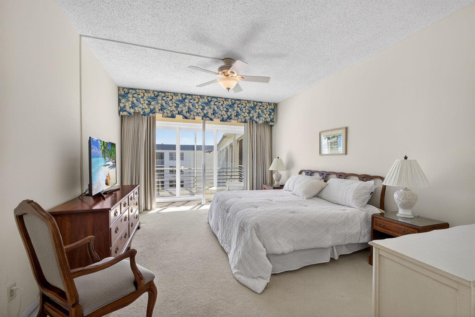 105 Paradise Harbour Boulevard 506 photo 18