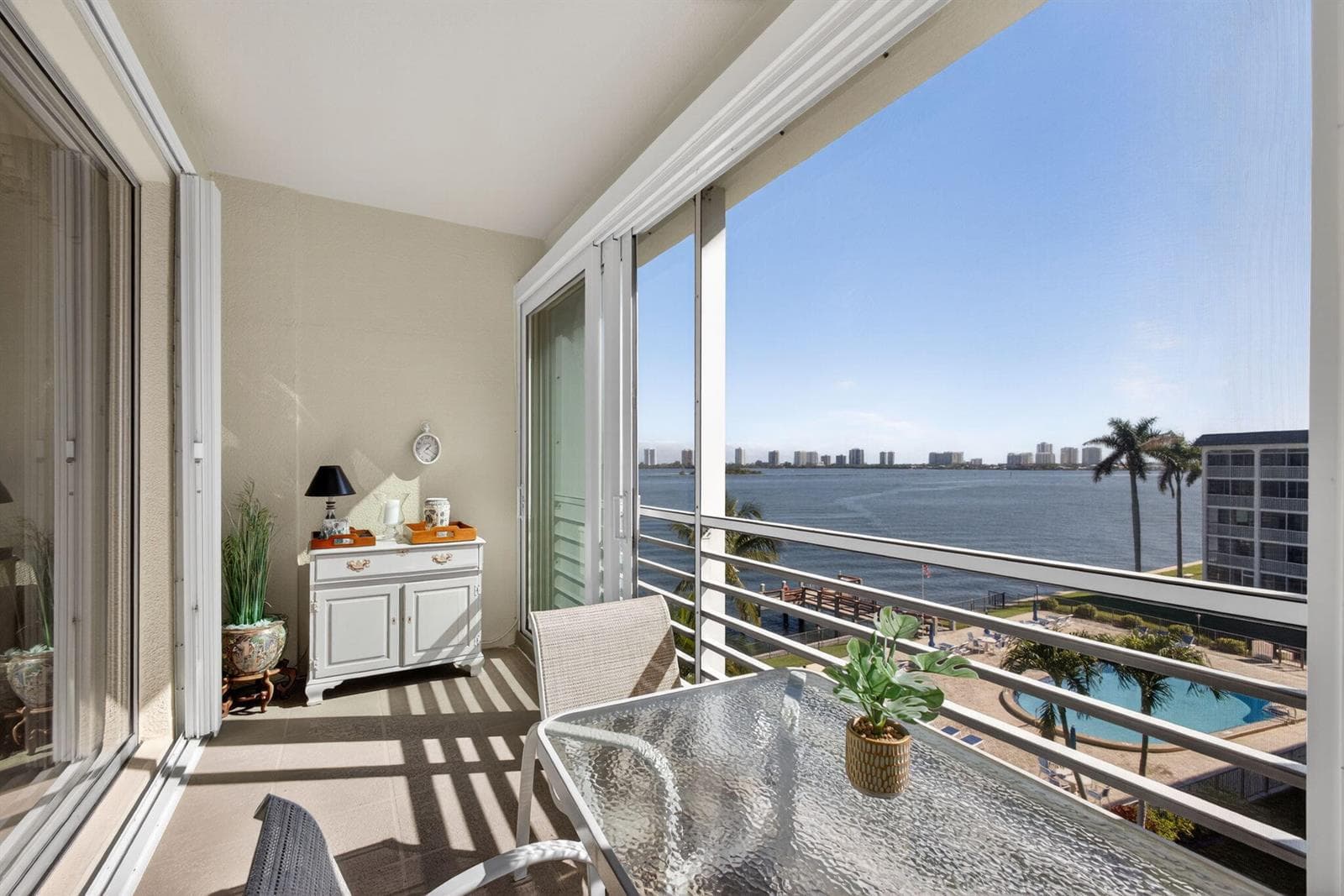 105 Paradise Harbour Boulevard 506 photo 8