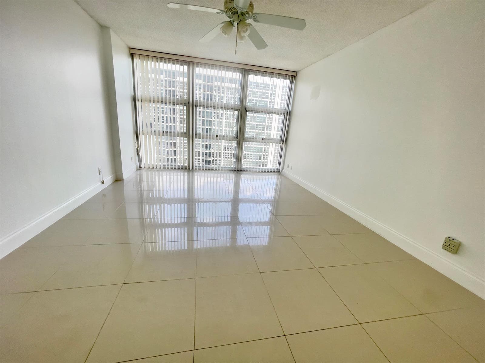 525 N Ocean Boulevard 1422 photo 7