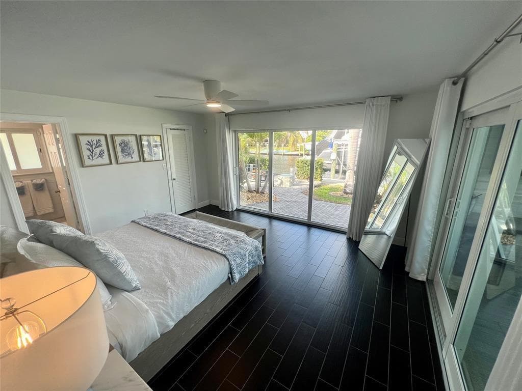 2791 NE 9th Court photo 18