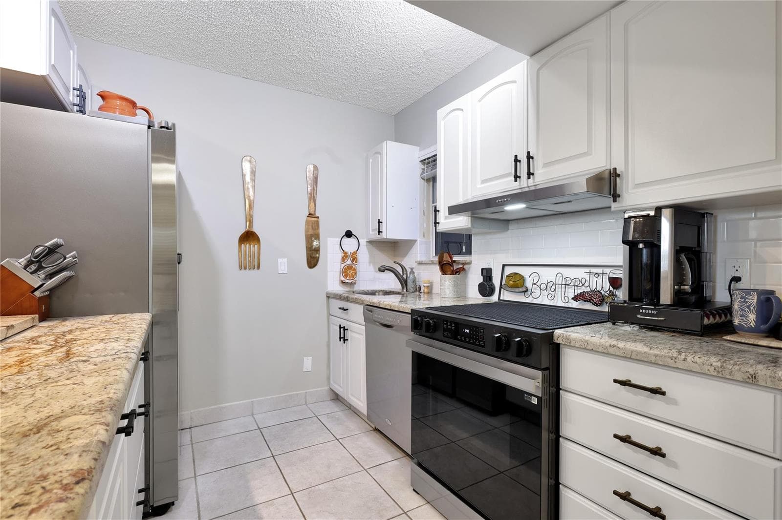 3050 NE 47th Court 205 photo 11