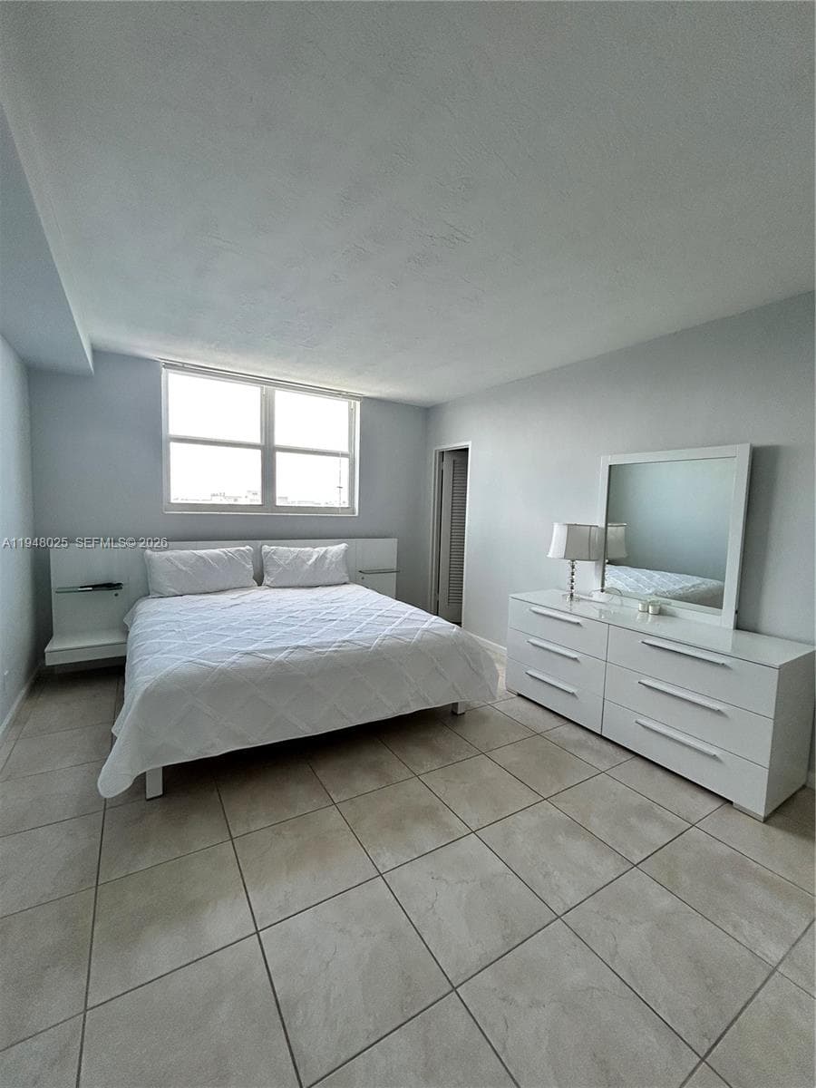 3000 Ocean Dr 904 photo 24