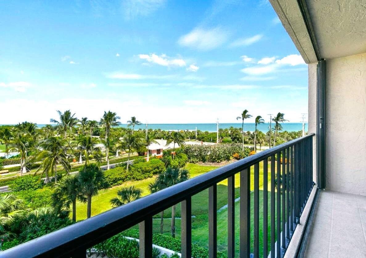 5047 N Highway A1a 404 photo 1