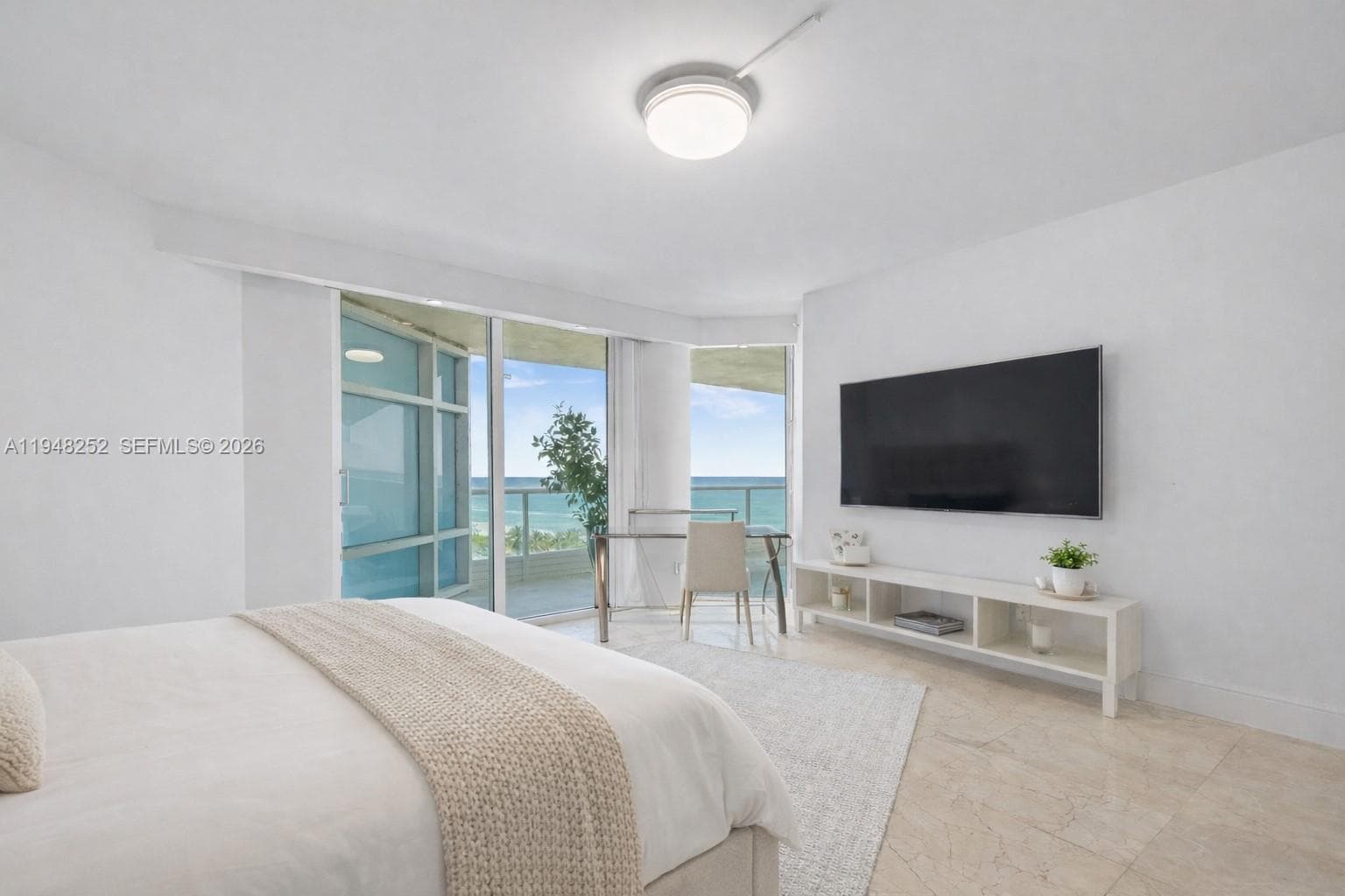 5025 Collins Ave 903 photo 3