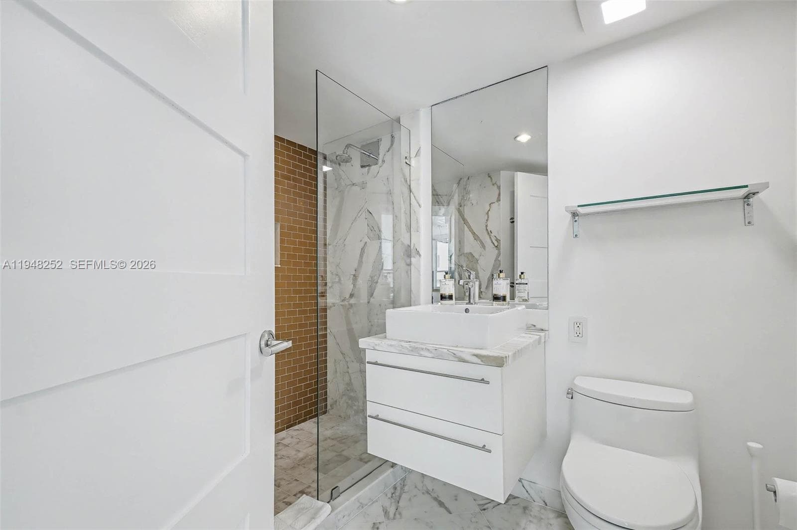 5025 Collins Ave 903 photo 10