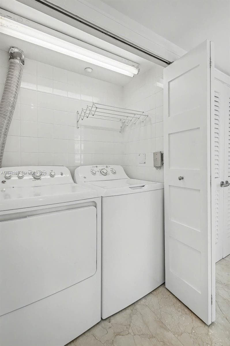 5025 Collins Ave 903 photo 11