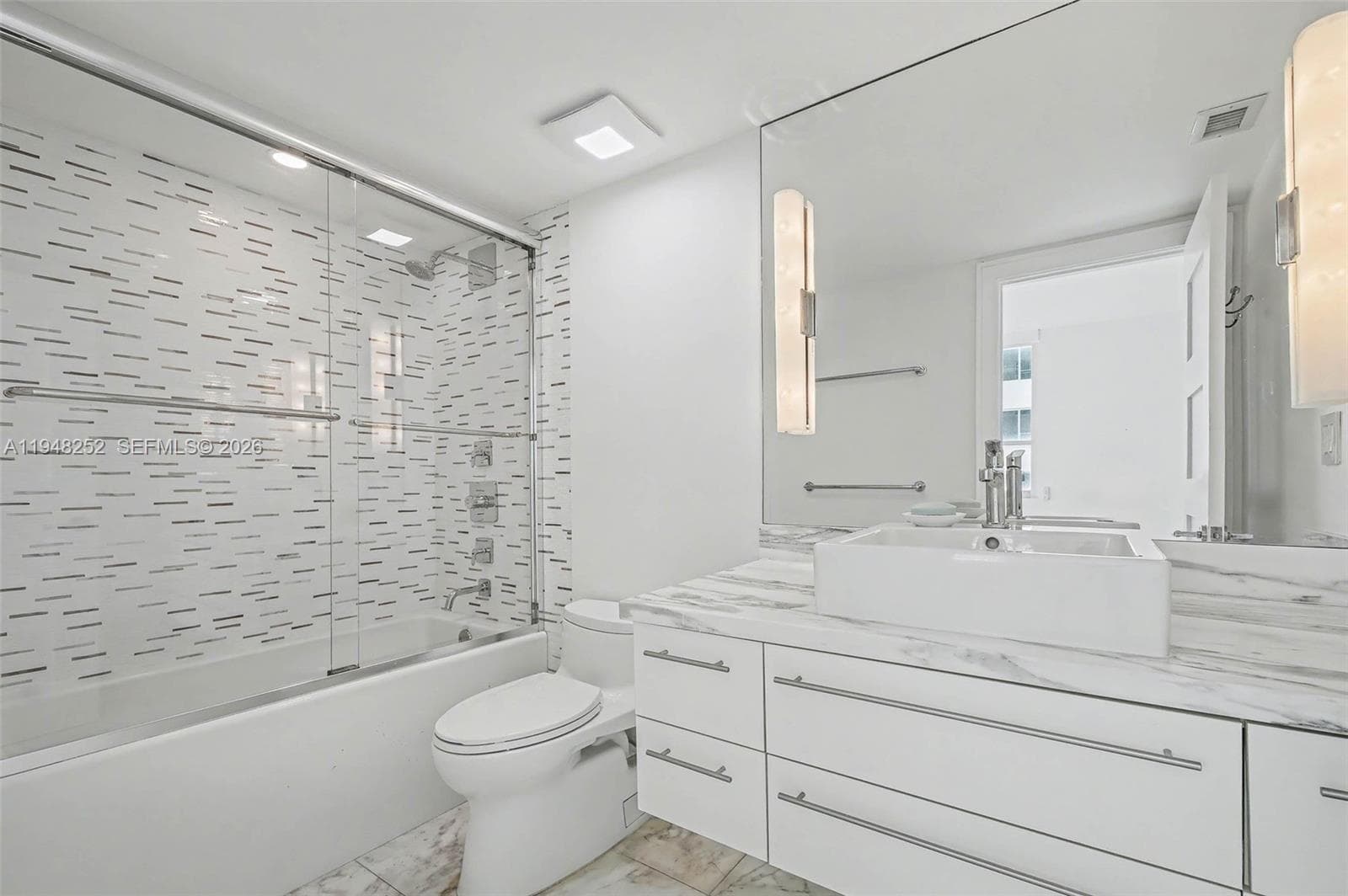 5025 Collins Ave 903 photo 8