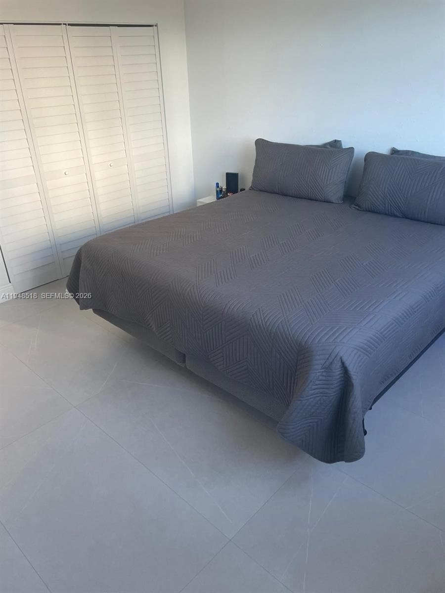 1401 Ocean Dr 302 photo 6