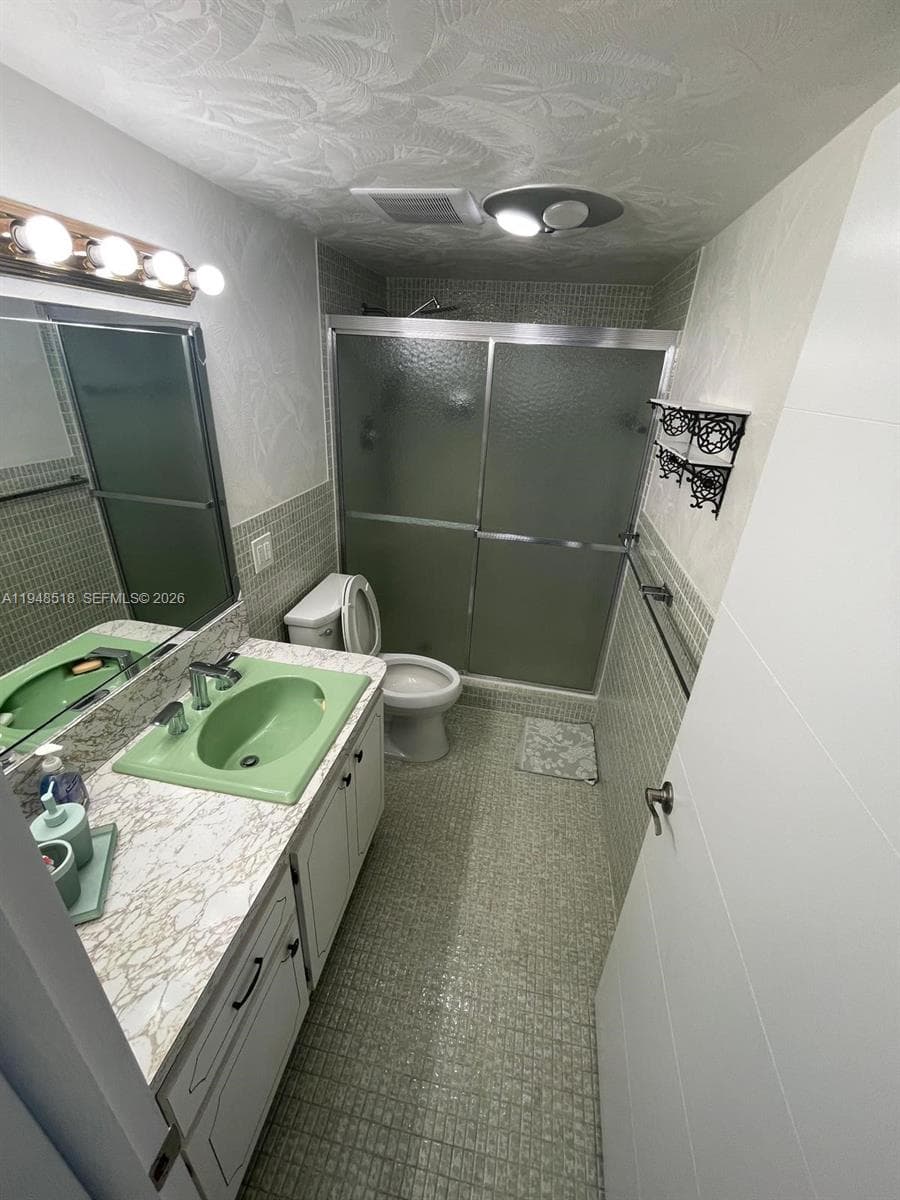 1401 Ocean Dr 302 photo 9