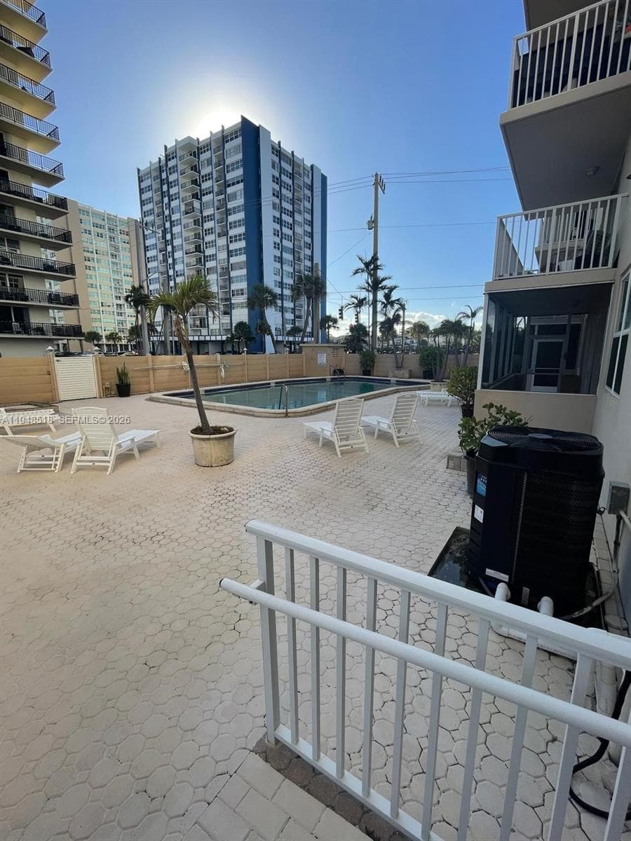 1401 Ocean Dr 302 photo 15