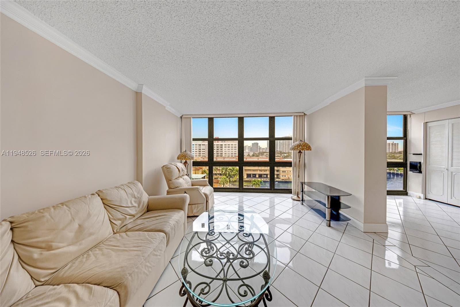 2017 Ocean Dr 706 photo 2