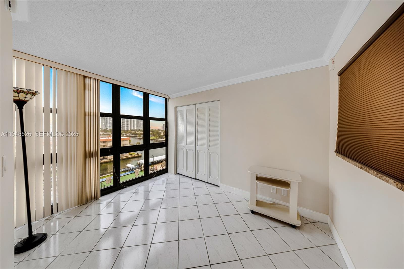 2017 Ocean Dr 706 photo 9