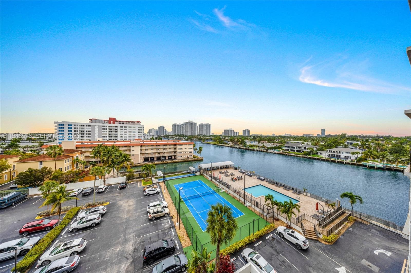 2017 Ocean Dr 706 photo 25