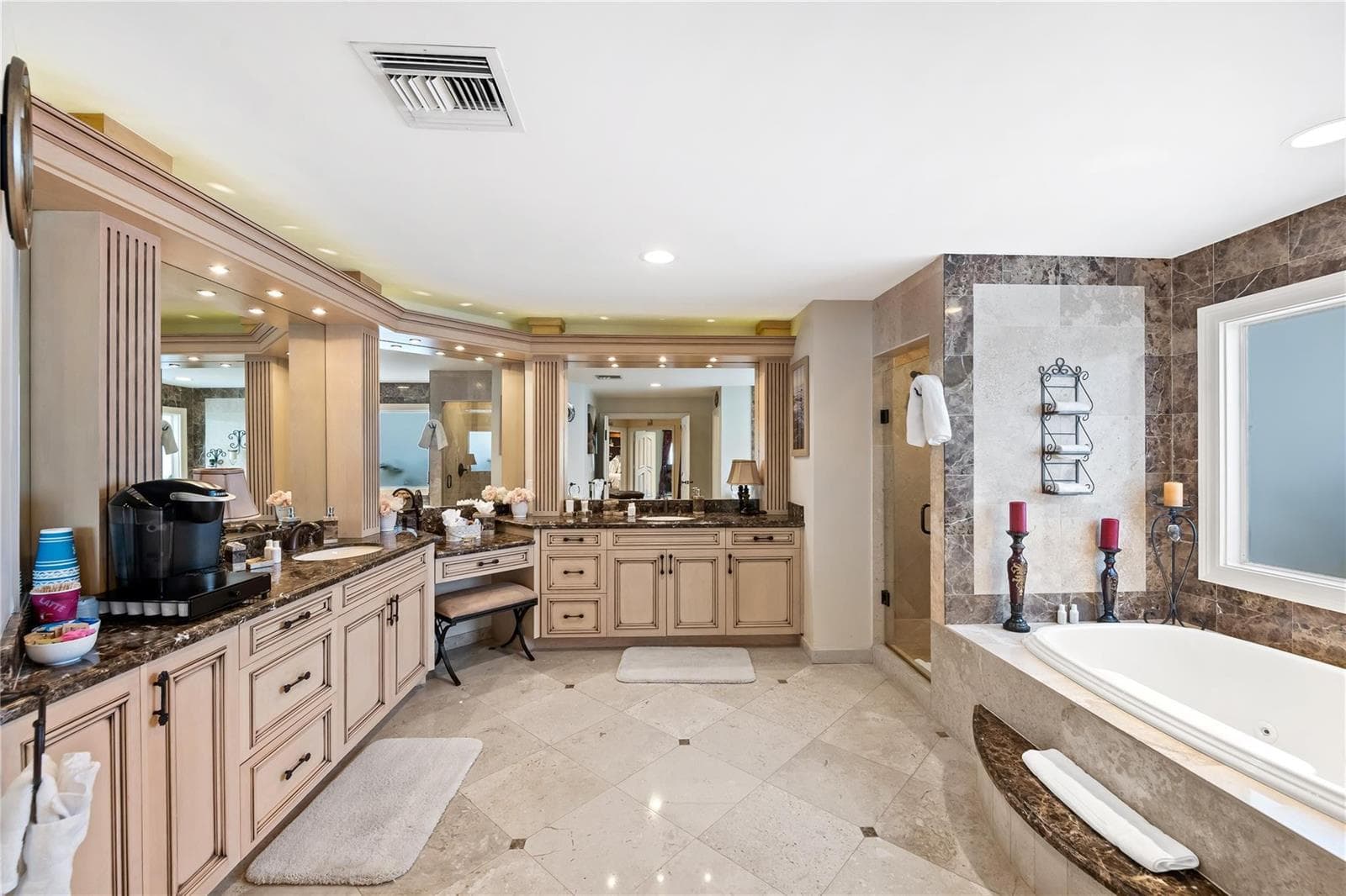 1600 S Ocean Drive photo 16