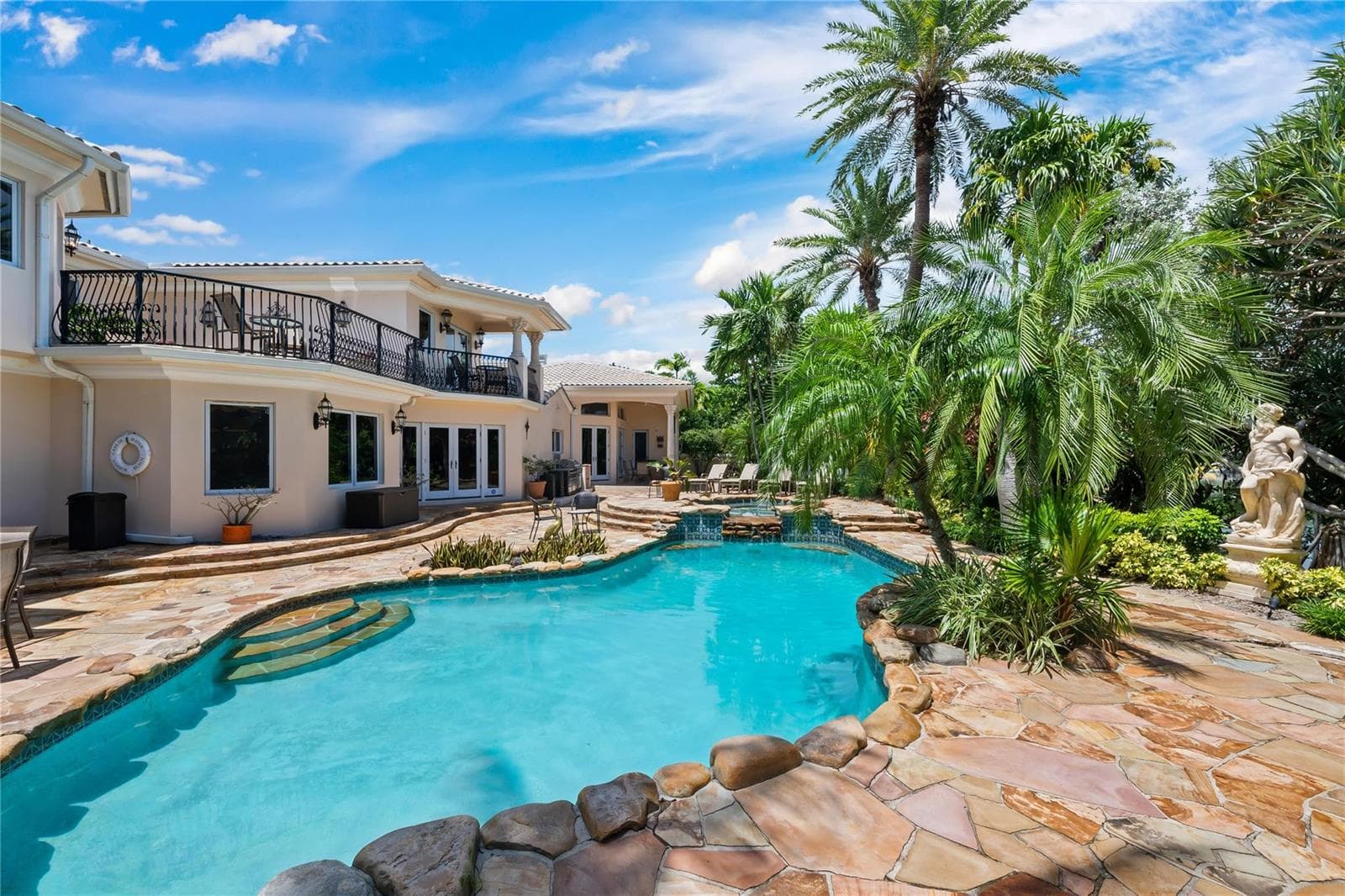 1600 S Ocean Drive photo 1