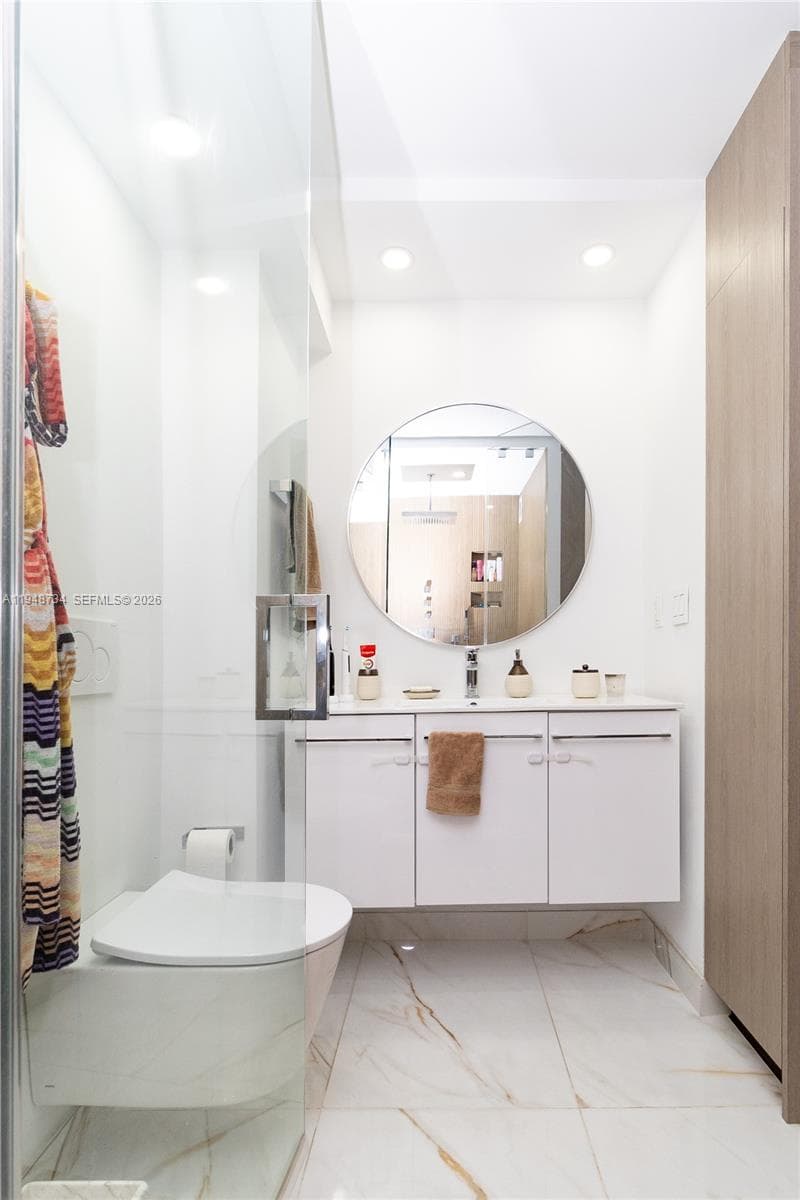 3180 Ocean Dr 619 photo 16