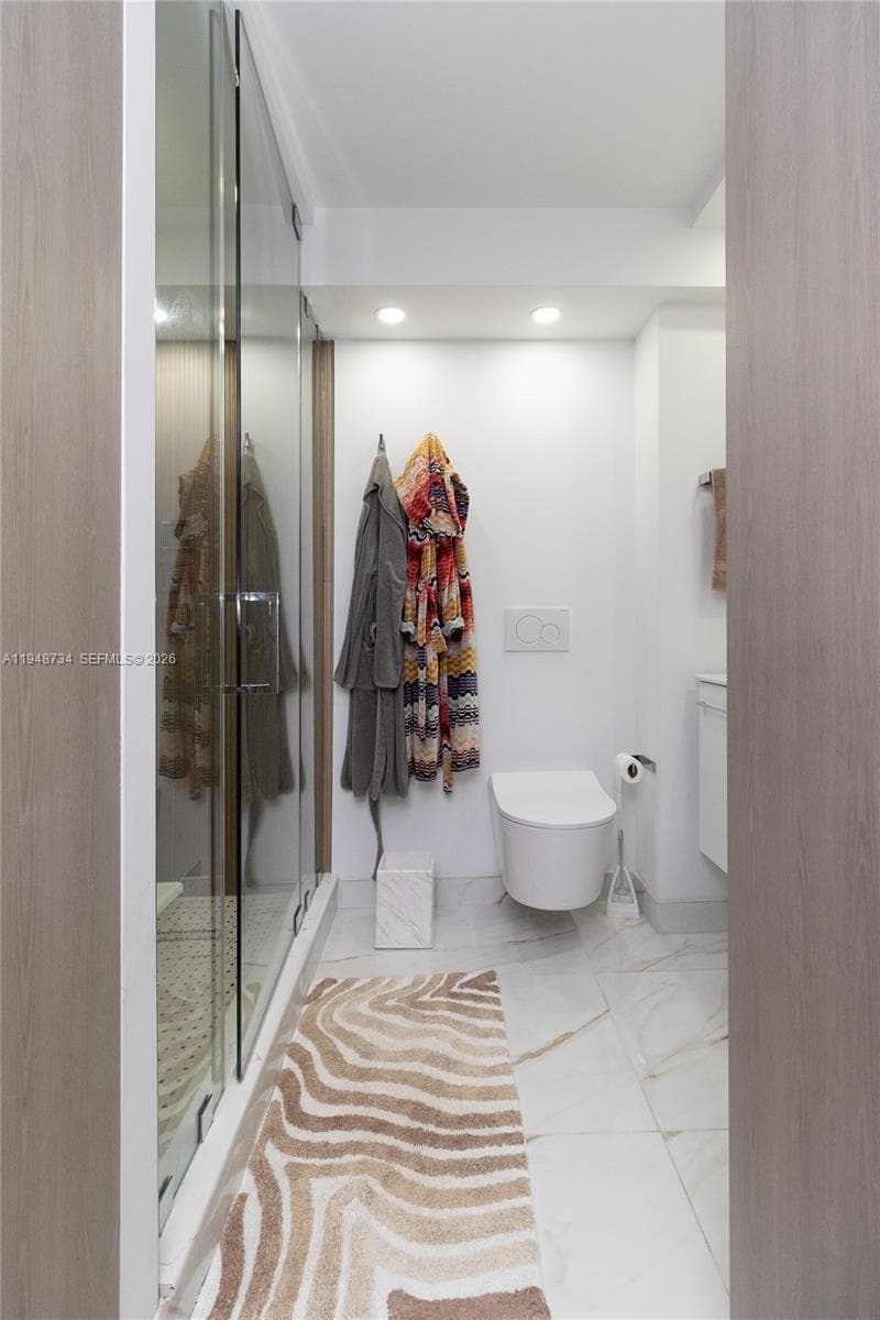 3180 Ocean Dr 619 photo 15