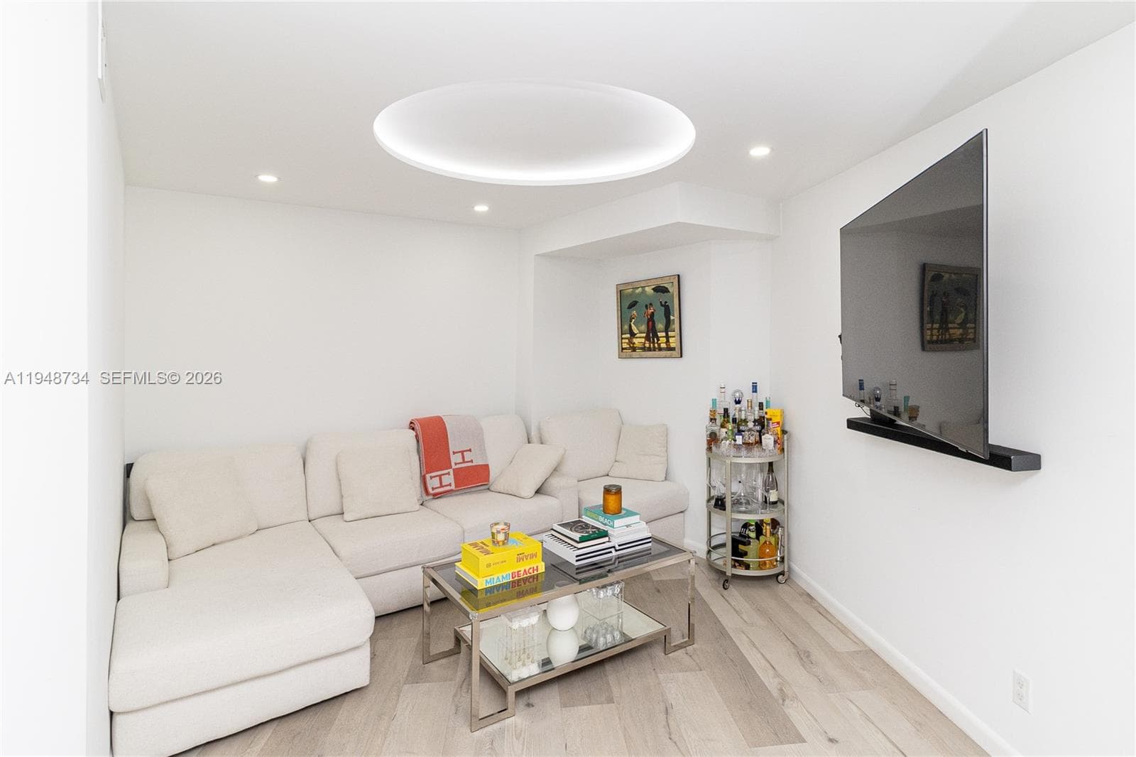 3180 Ocean Dr 619 photo 8