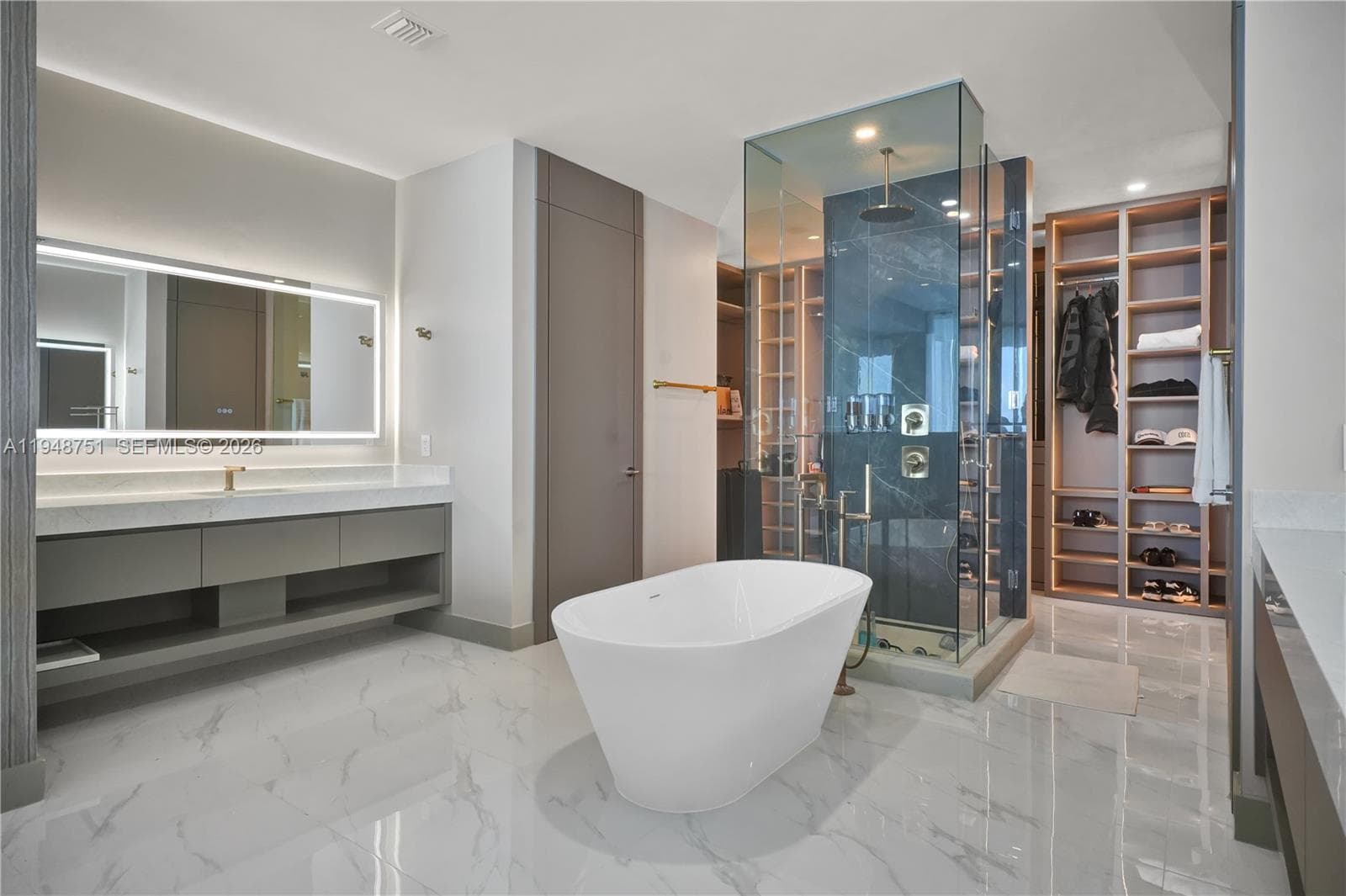 700 NE 24 PH5801 photo 22