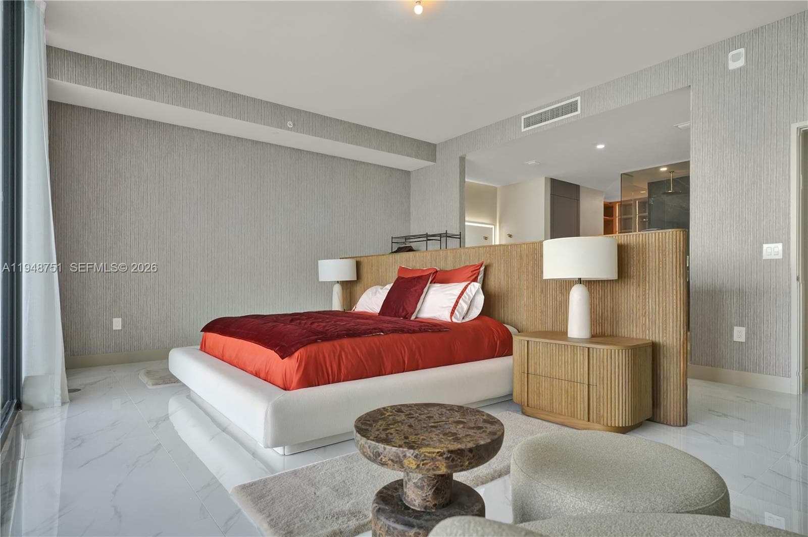 700 NE 24 PH5801 photo 18