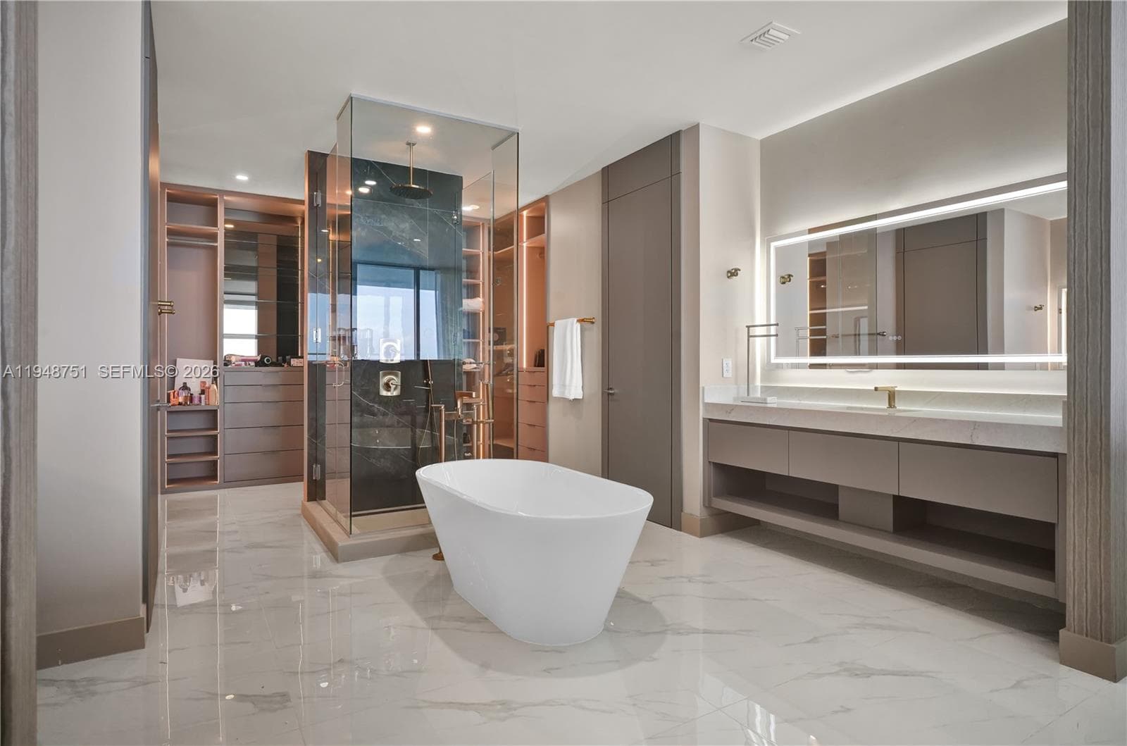 700 NE 24 PH5801 photo 21