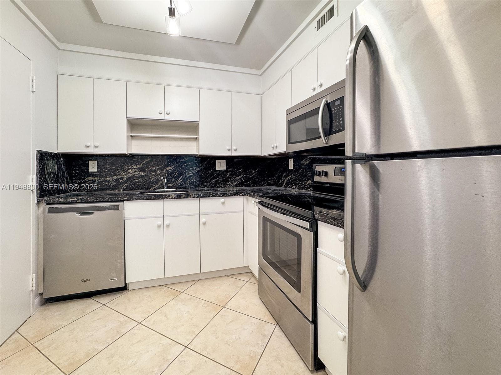 10101 E Bay Harbor Dr 504 photo 6