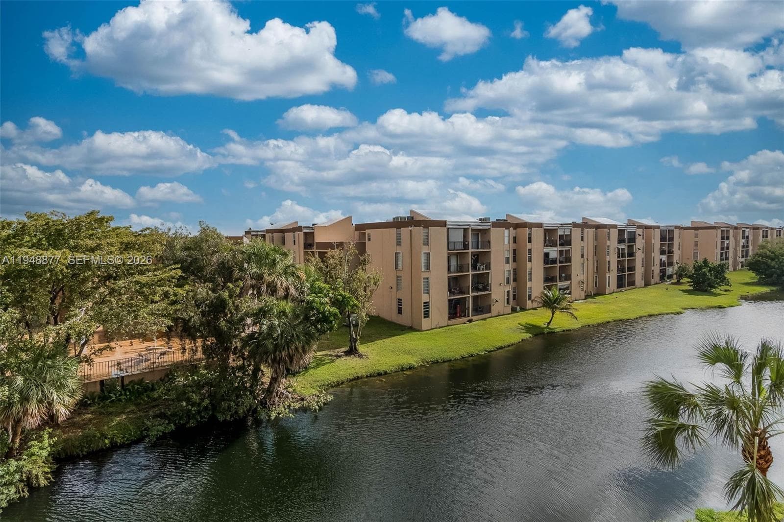 8895 Fontainebleau Blvd 407 photo 1