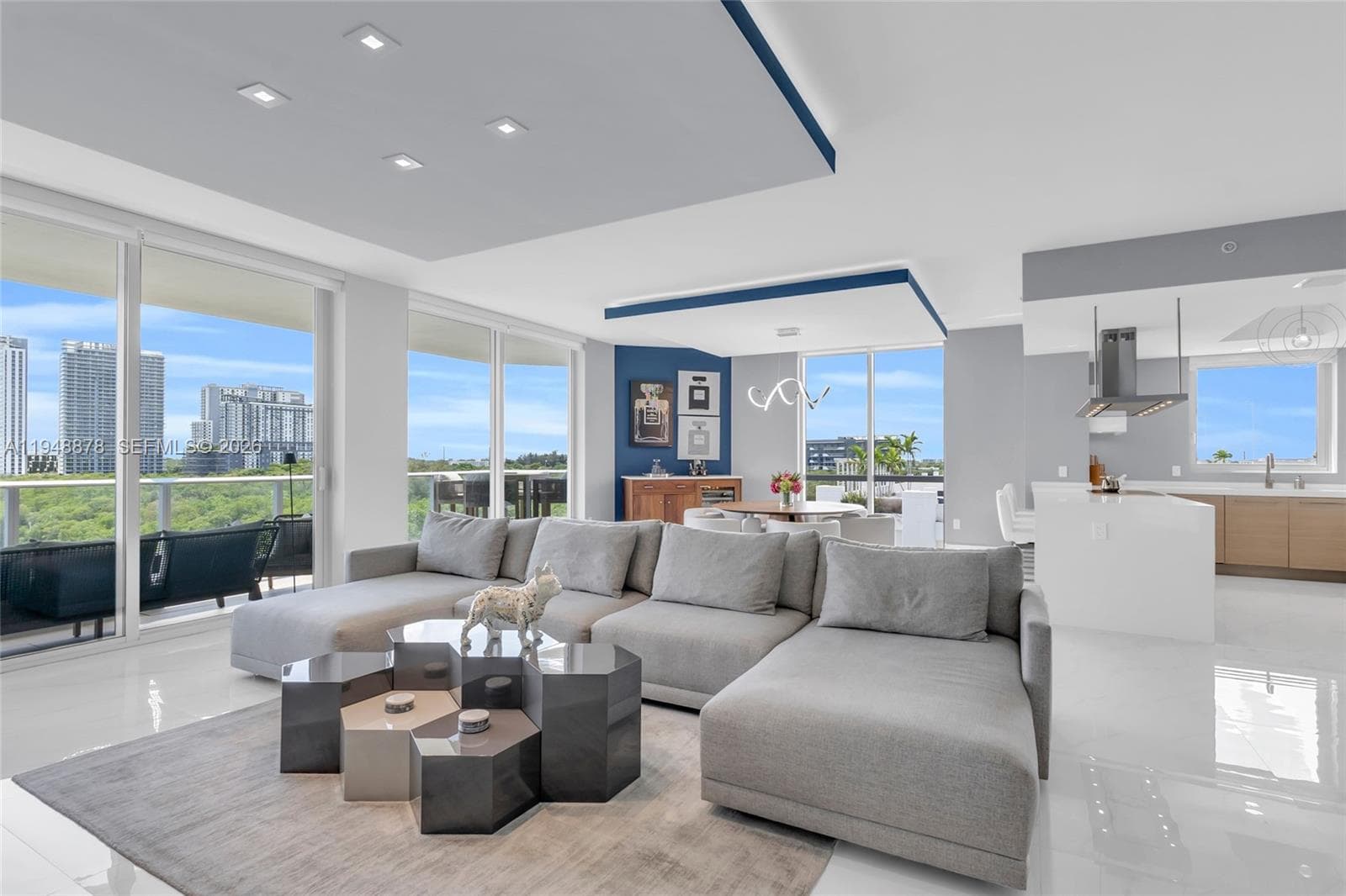 17111 Biscayne Blvd 602 photo 1