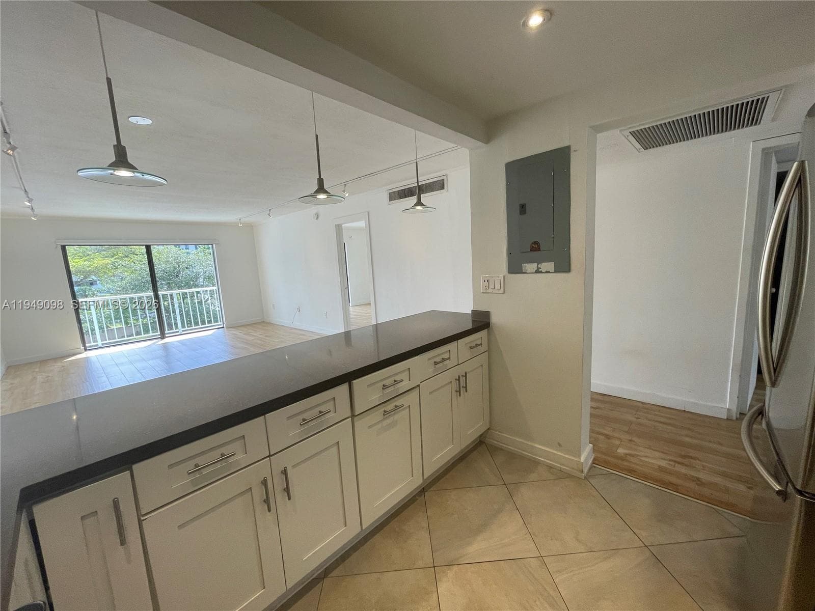 1650 115th St 311 photo 6