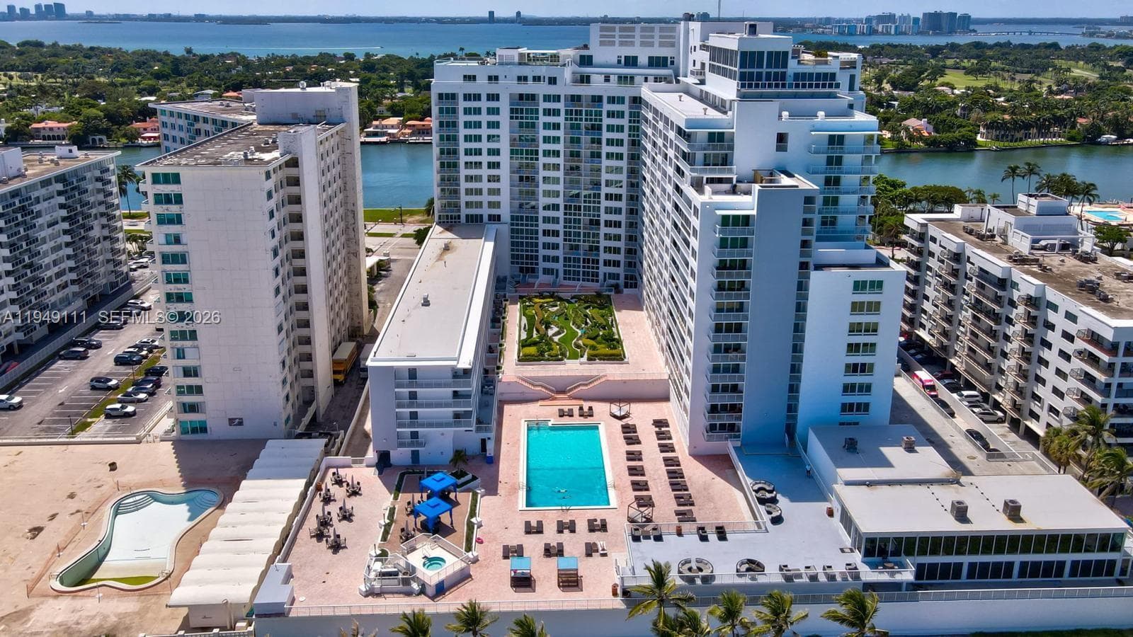 5401 Collins Ave 340 photo 2